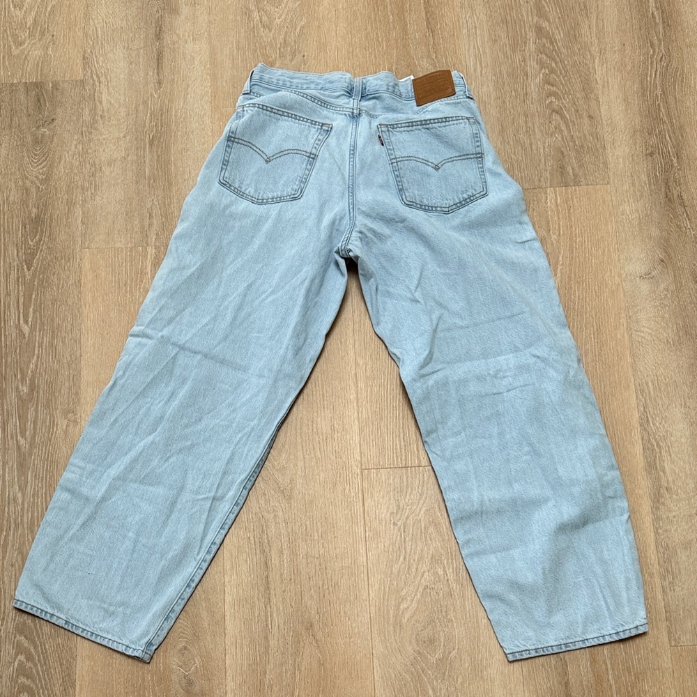 Levi’s “Baggy Dad” women’s jeans